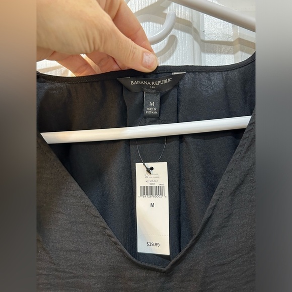 NWT Black Sleeveless Chiffon Blouse V-Neck Pullover Preppy Nightlife Witchy Sz M - Picture 3 of 7